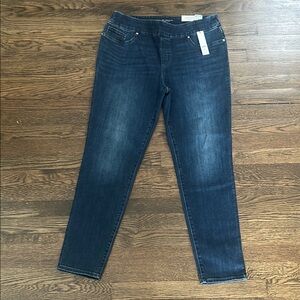 NWT - CHICOS Women's Classic Blue Jeans
